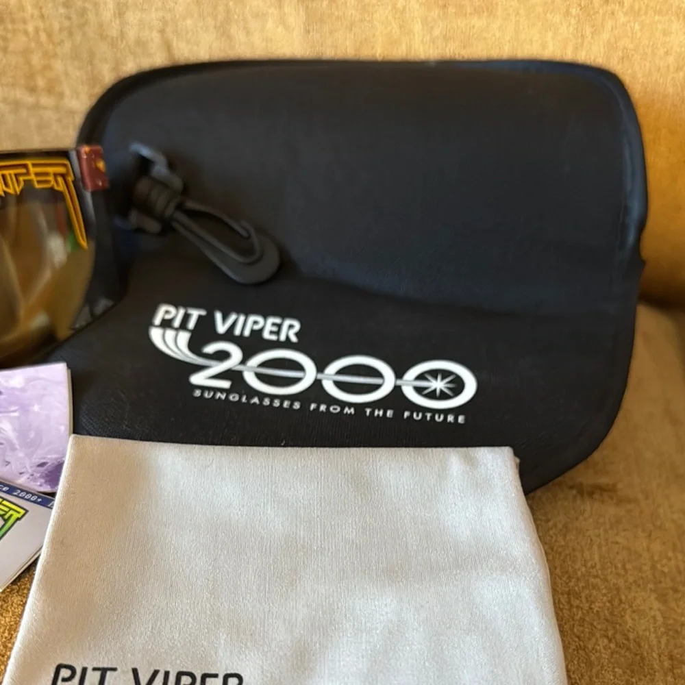 NWOT - Pit Viper Purple Sunglasses with Case and Cloth - Picture 3 of 6
